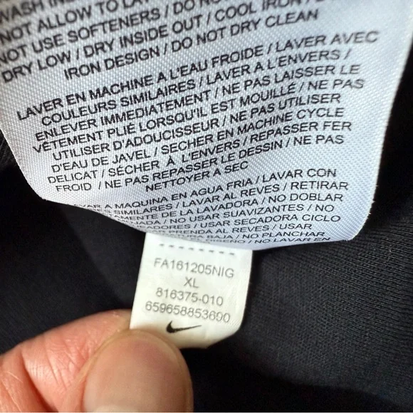 Nike Big Girls Fashion back zip shirt - Picture 6 of 6